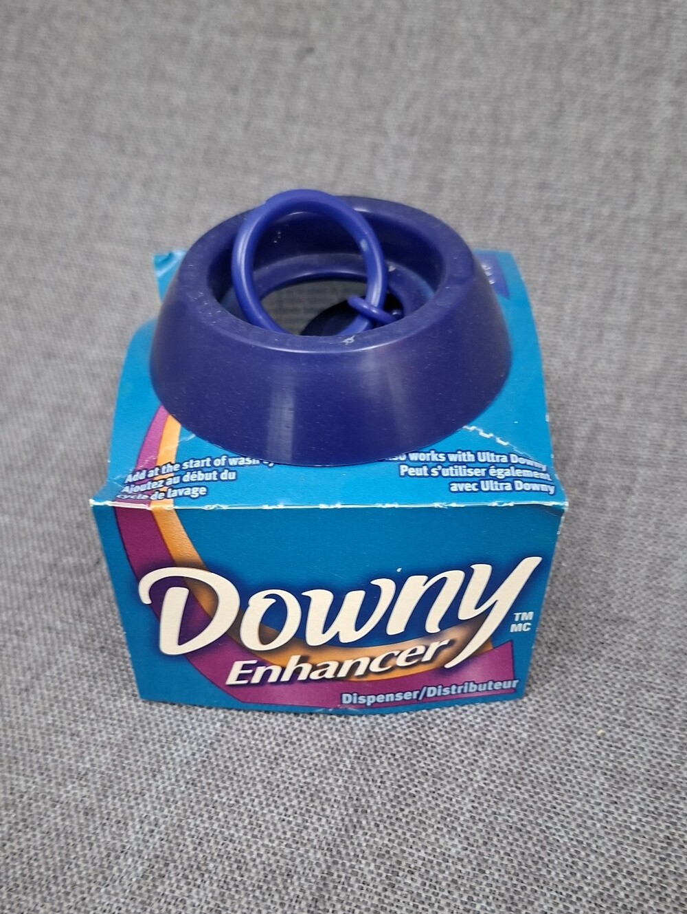 Vintage 2000 Downy Ball Fabric Softener Dispenser Enhancer NOS New Old Stock